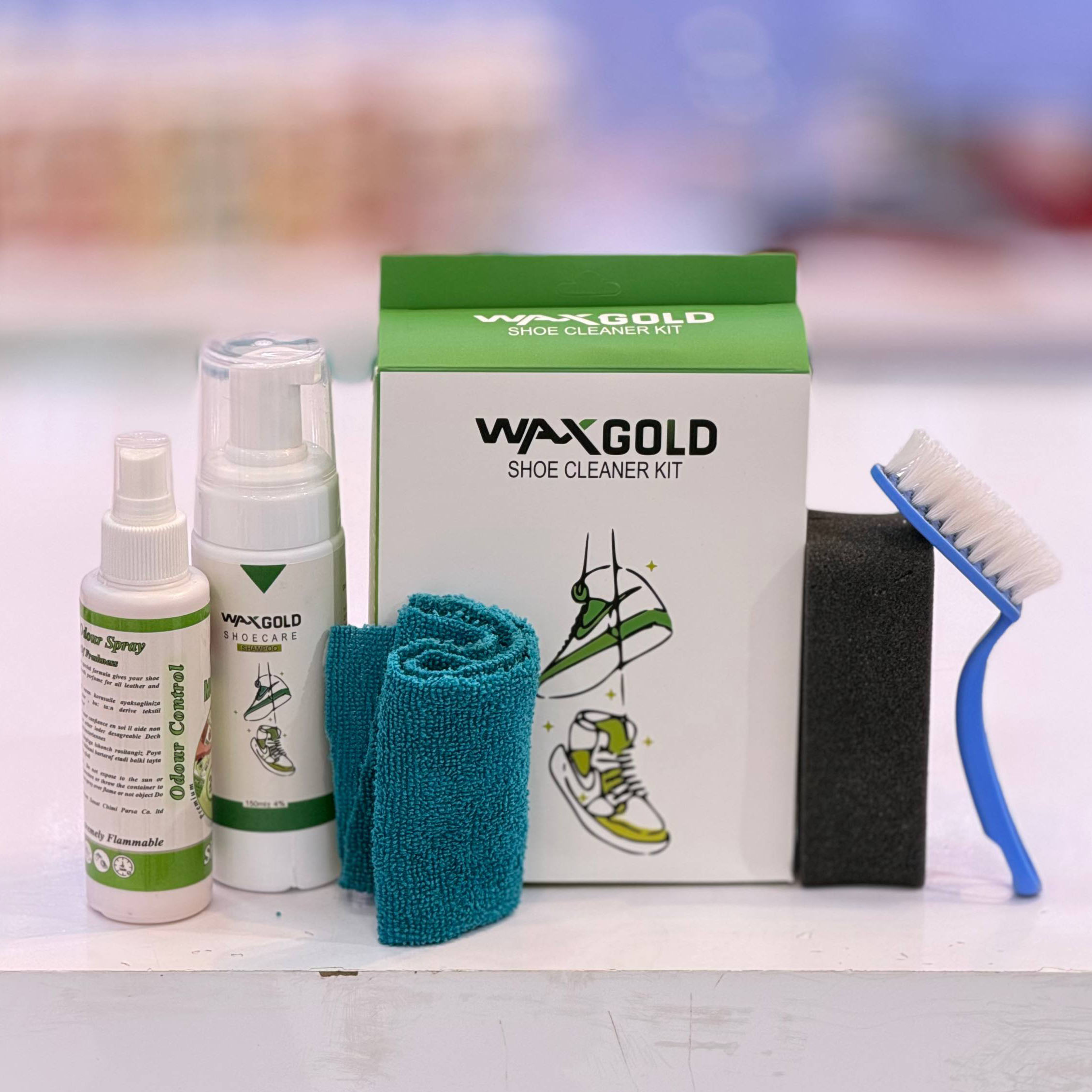 photo_2025-12-22_19-39-17 اسپری تمیز کننده کفش واکس گلد 707 Wax Gold Shoes cleaner Kit - تصویر 1